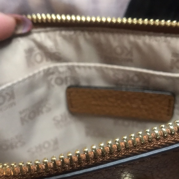 Michael Kors tan wristlet - Picture 11 of 13